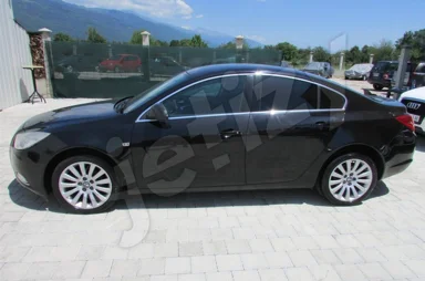 OPEL INSIGNIA 2.0 CDTI 96kw 6-Brzini 2009god. "AVTOCENTAR"