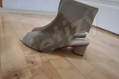 Нови обувки